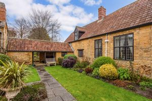 1 Hayes End Manor- click for photo gallery